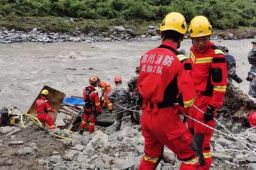 四川雅安天全县暴雨已致2死12失联