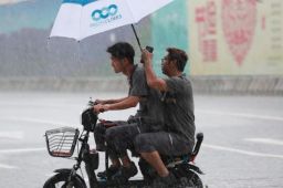 平顶山暴雨亲历者：雨不停不敢睡
