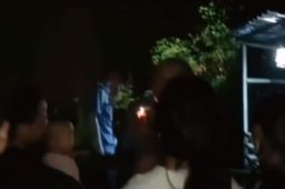 上千游客滞留湖北一峡谷？景区回应