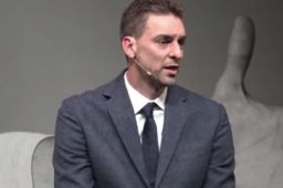 前NBA球星保罗加索尔宣布退役