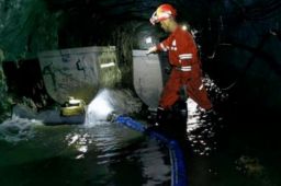 山西暴雨成灾27座煤矿停产