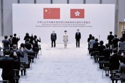 港府宣布16名区议员宣誓无效