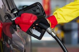 国内成品油价将迎年内最大涨幅