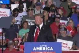 特朗普称拜登把美国带向毁灭边缘