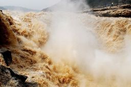 今年黄河秋汛为什么这样猛？