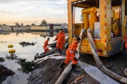 山西洪涝灾害致60座煤矿停产