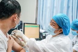 10余省份开打新冠疫苗加强针