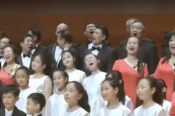 平均年龄62岁合唱团翻唱不想长大