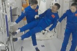 翟志刚“飘了”