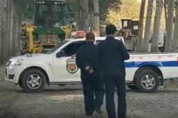 秋收车辆上路因带泥被罚