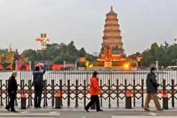 西安大雁塔景区暂停开放