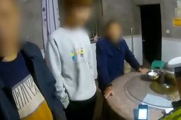 爷爷打电话举报孙子无证飙车