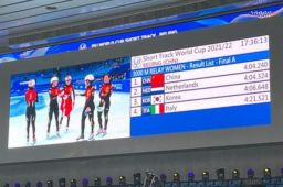 女子3000米接力中国队夺冠