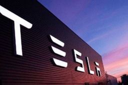 特斯拉市值突破1万亿美元