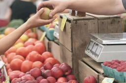 母子3人确诊 母亲曾买确诊者苹果