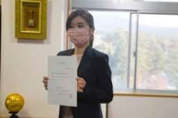 福原爱接受大学聘任当客座副教授