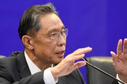 钟南山提醒疫苗接种半年后补加强针