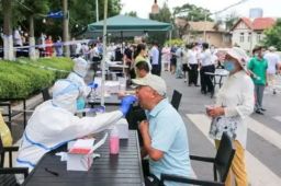 大连8天215人感染