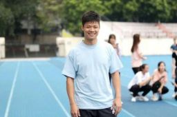 苏炳添体育课鼓励学生挑战9秒83