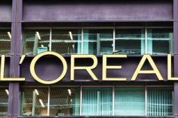 央视网评“欧莱雅惹众怒”