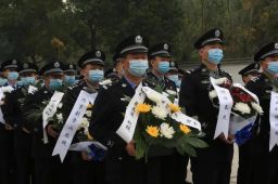 民警巡查加拿大一枝黄花时落水殉职