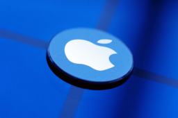 大量网友投诉iPhone13粉屏问题