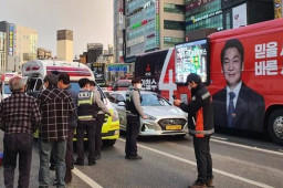 韩总统候选人竞选车上2人死亡