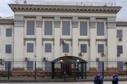 俄驻乌外交机构人员开始撤离