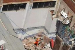 郑州一游泳馆坍塌致3死9伤