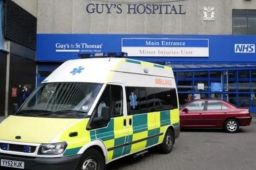 世界首例感染新冠超1年男子去世