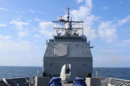 美舰过航台湾海峡 东部战区回应