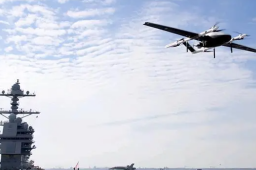 中国航母上出现无人机群