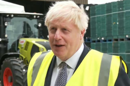 英首相呼吁民众少吃饭应对物价飞涨