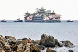香港地标珍宝海鲜舫翻沉 已开业46年