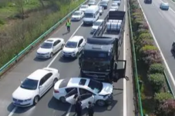 交警认定郑州女大学生车祸货车全责