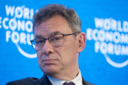 美国辉瑞公司CEO第二次感染新冠