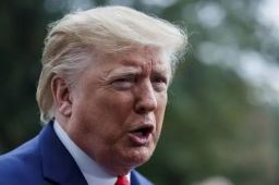 特朗普出庭全程沉默