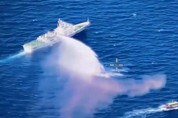 中国海警公布对菲游艇水炮喷射视频