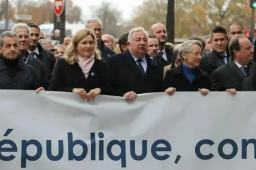 法国总理参加抗议反犹主义游行